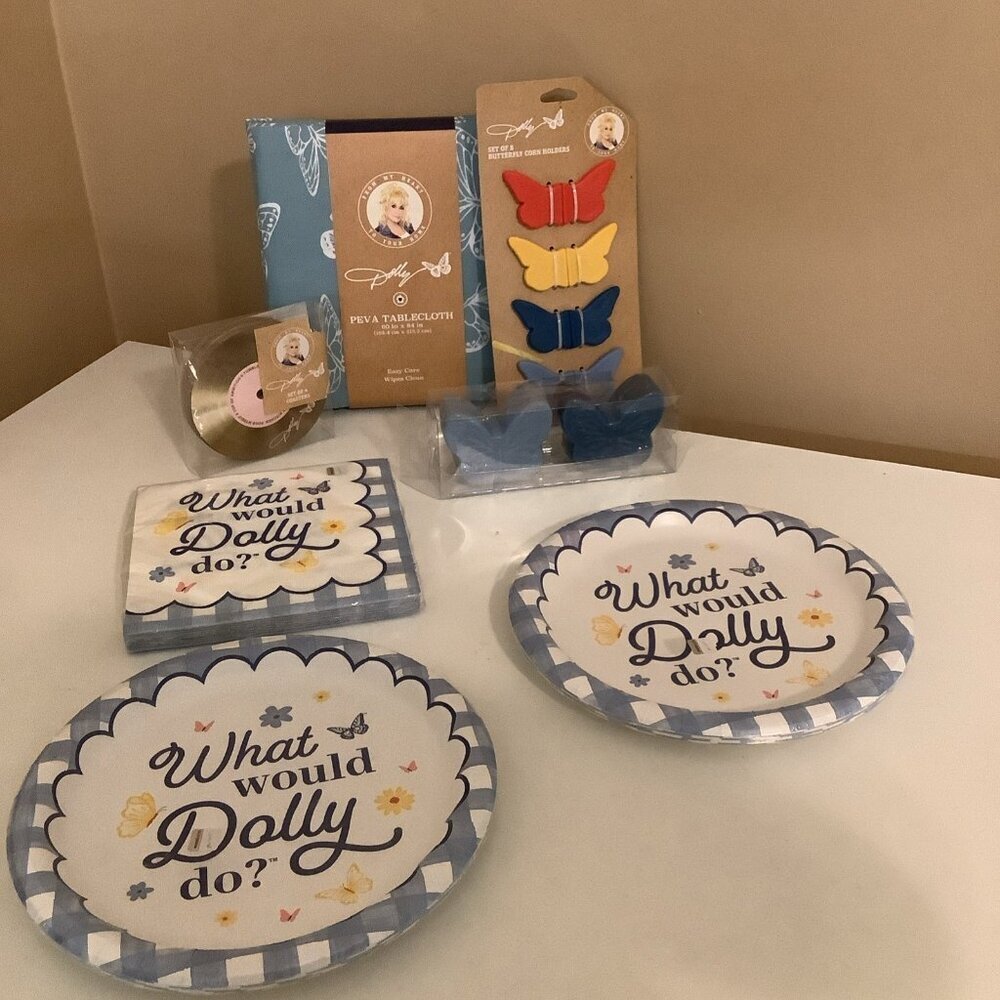 Dolly Parton Dekuxe Party/Picnic Package. What Would Dolly Do, New In Package